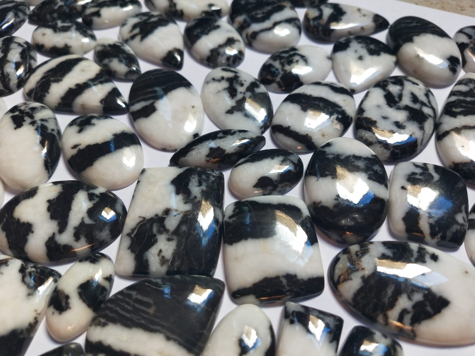 Buffalo Turquoise Natural Gemstone (Cabochon )