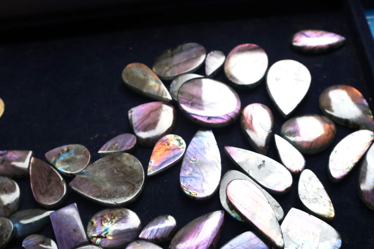 Natural Purple Labradorite  Shape Gemstone (Cabochon )