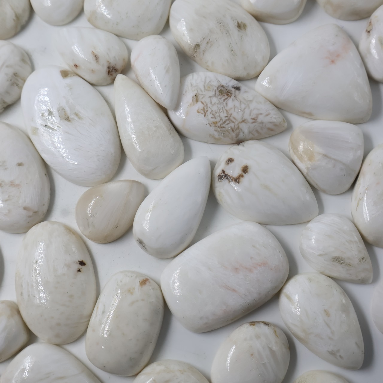  White Scolecite Mix Shape Gemstone (Cabochon )