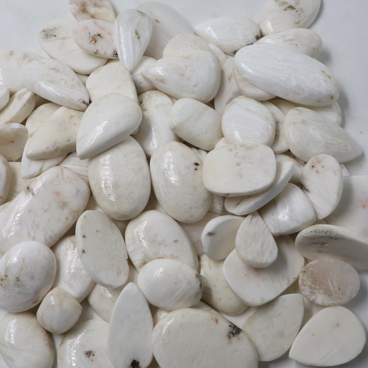  White Scolecite Mix Shape Gemstone (Cabochon )