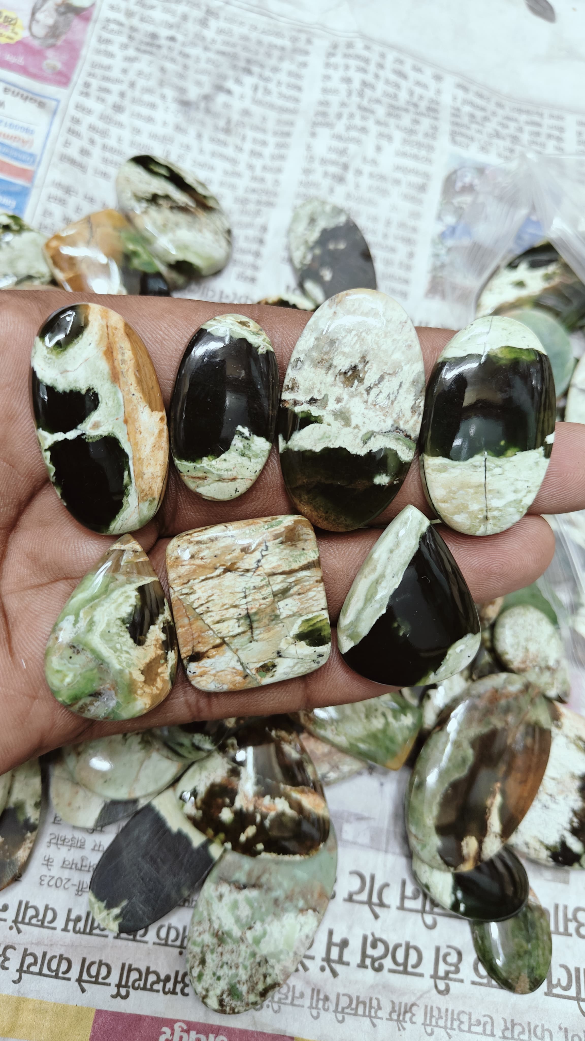 Natural Chrome calcedony Mix Shape Gemstone (Cabochon )