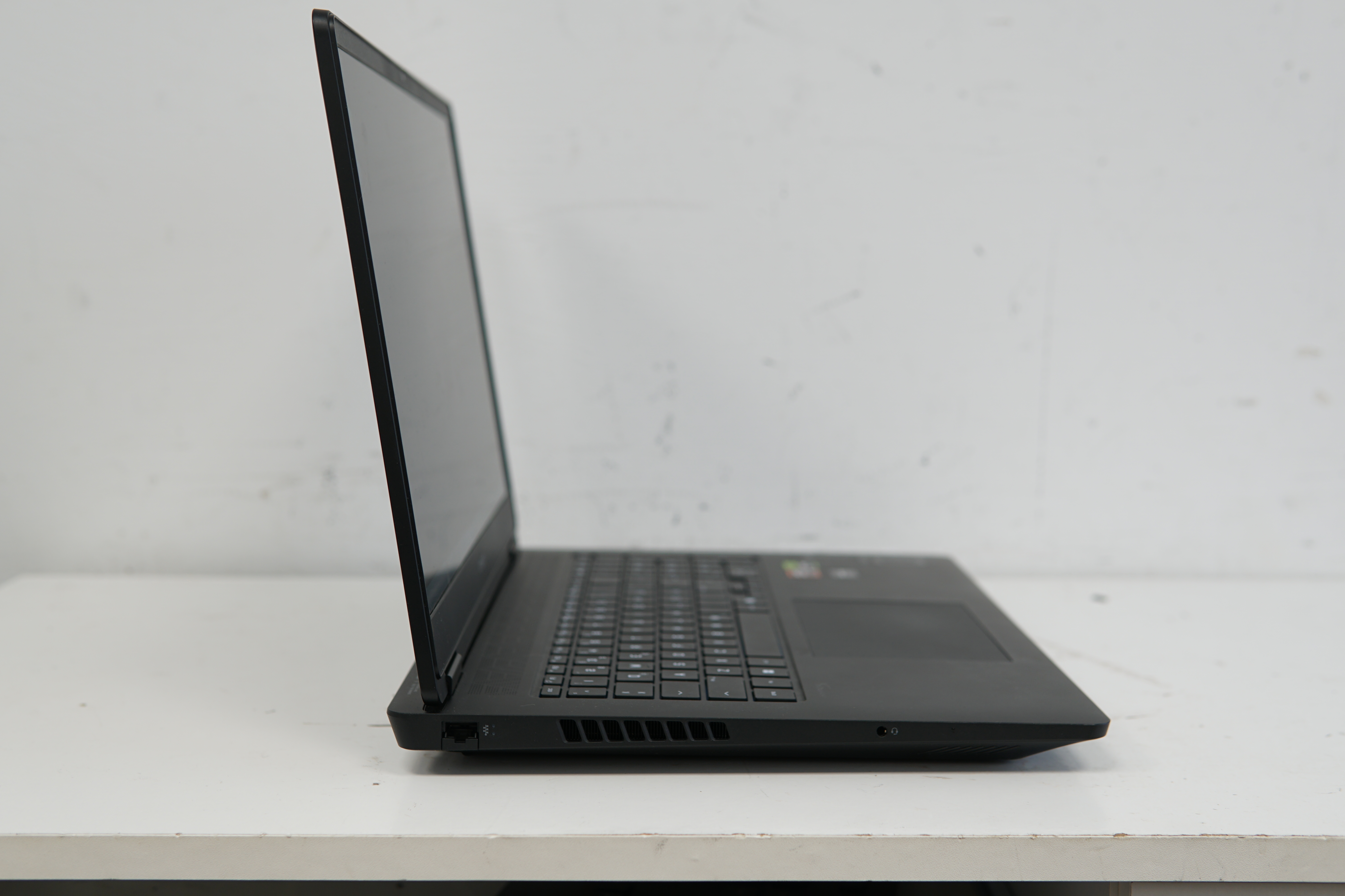 Hp Omen 17 **Rtx 4060 garantija**