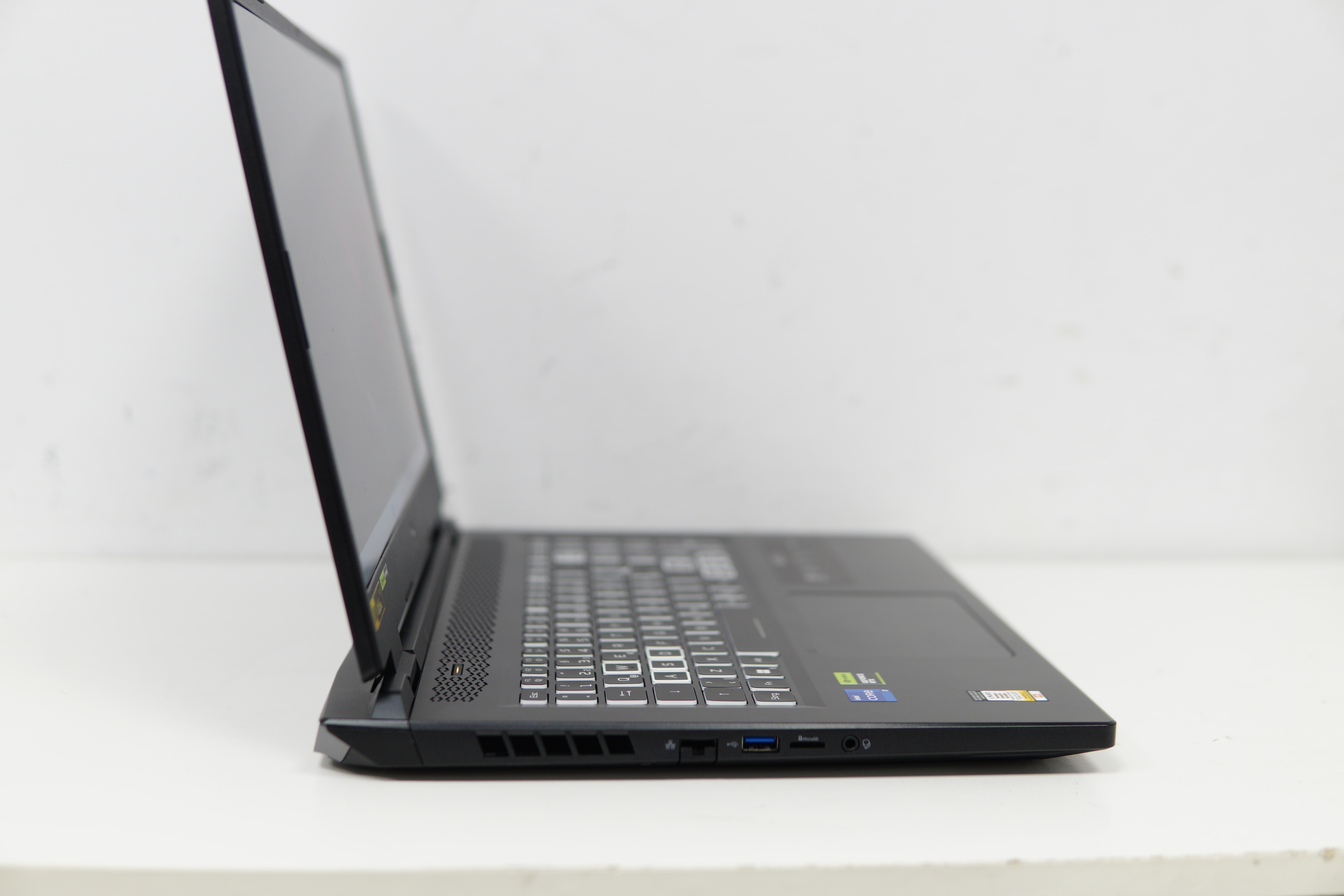 Acer Nitro 17 **i7-12650h 64gb Rtx 4050**