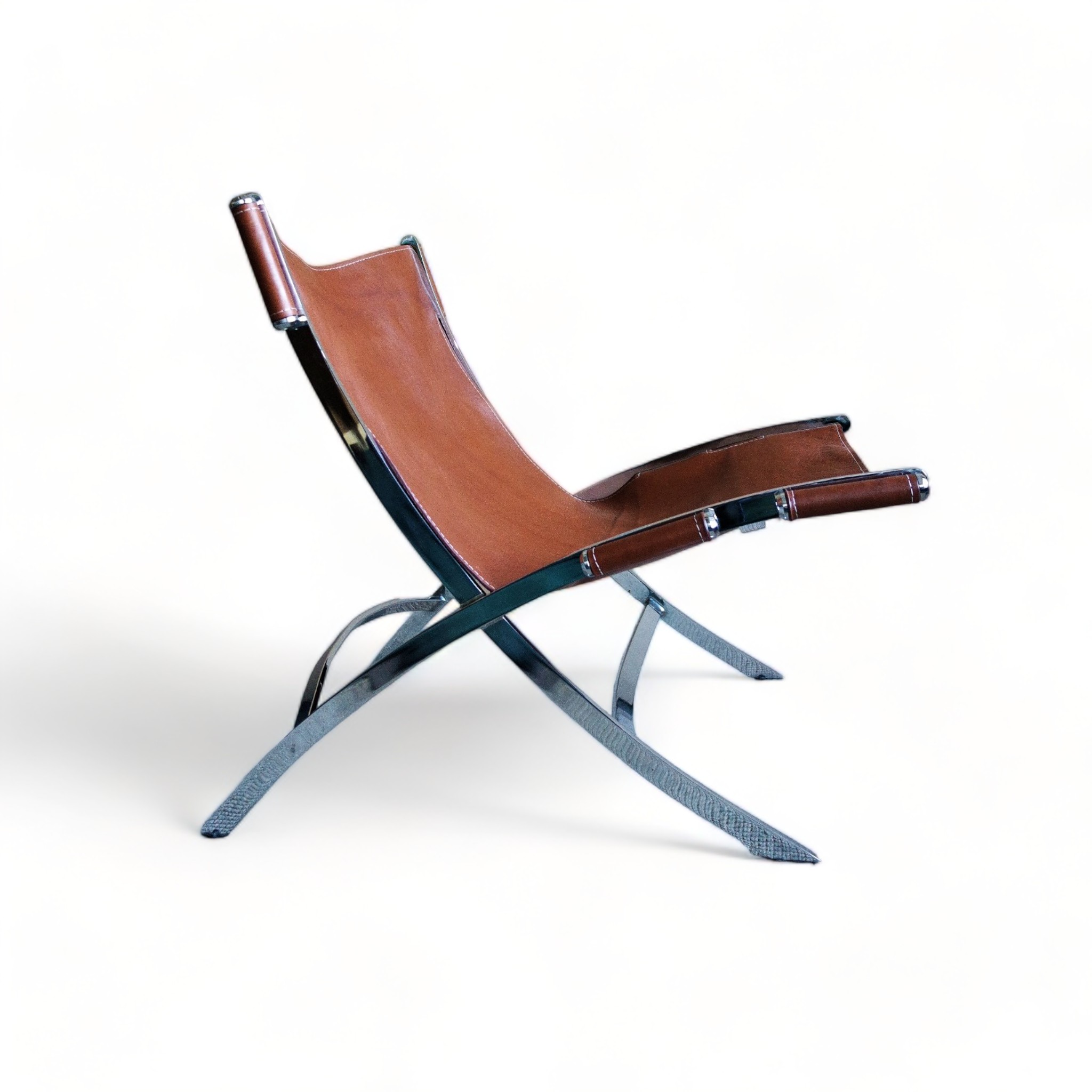 Scissor lounge chair