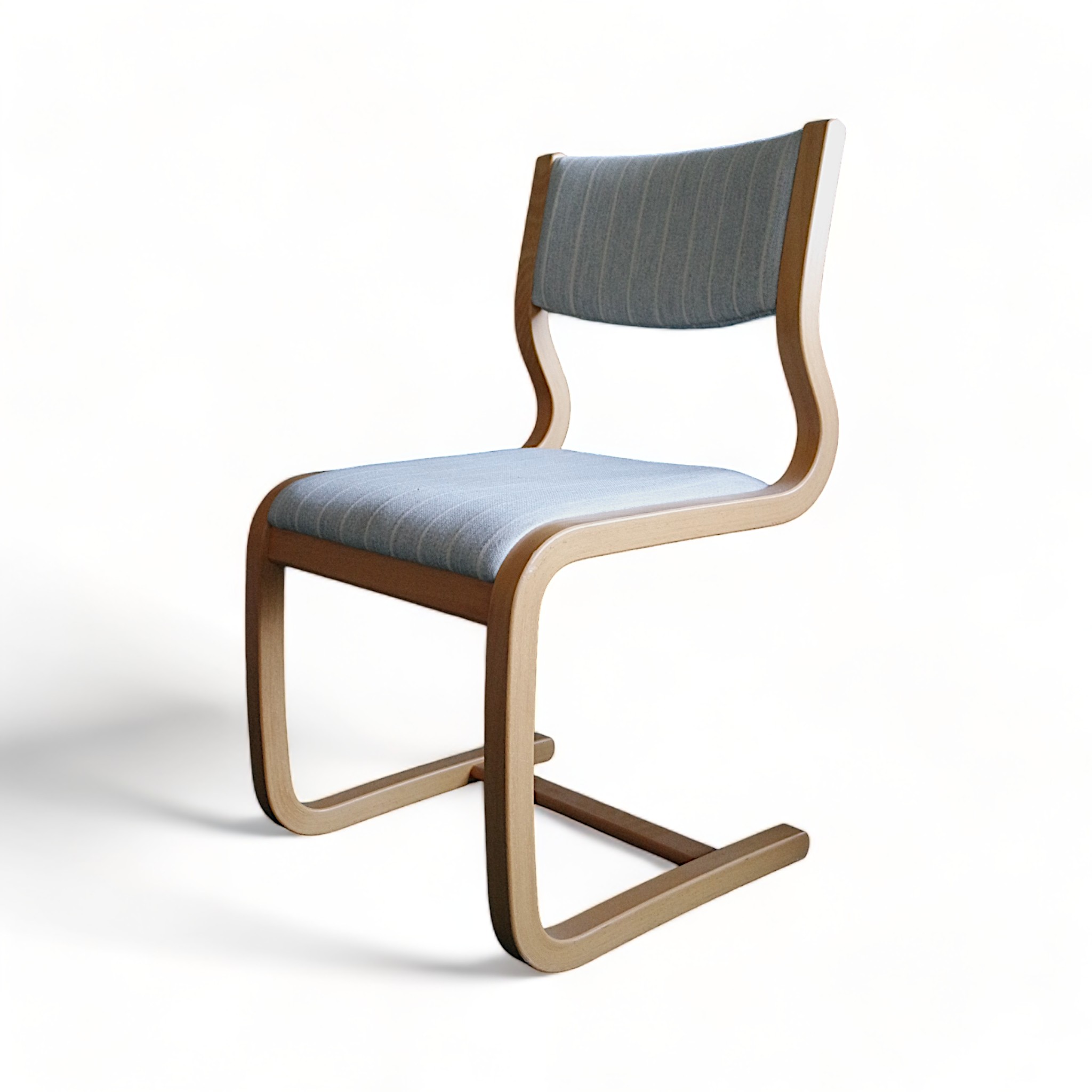 Cantilever chairs, set of 2