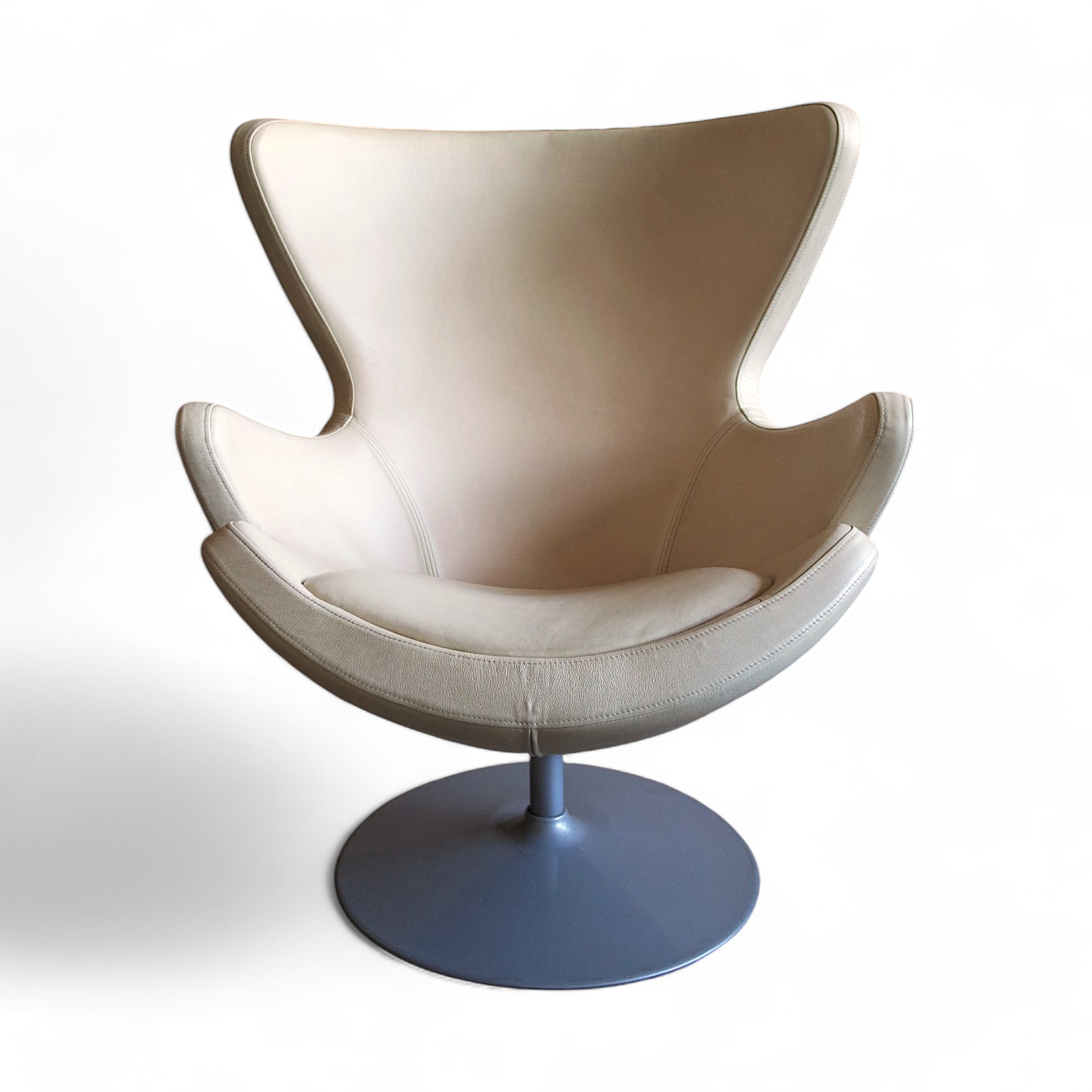 Evo chair on swivel base