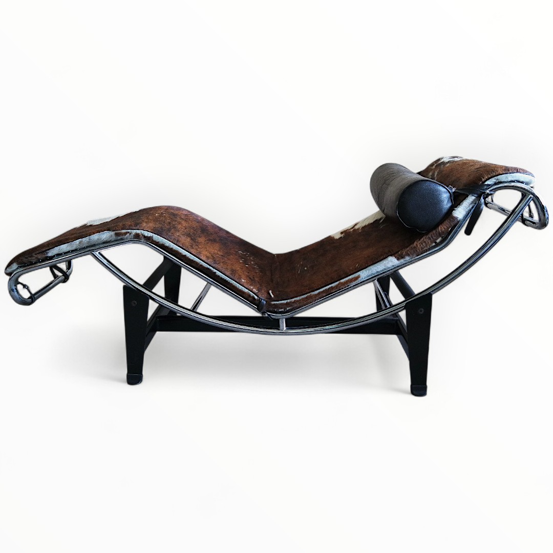 LC4 chaise lounge in cowhide
