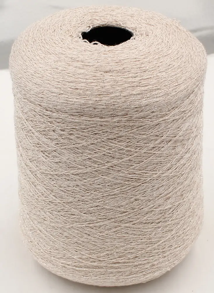 Kašmyras 95 proc./ liureksas 5 proc. Spalva: kreminė. 520 g. 100 g - 760 m.