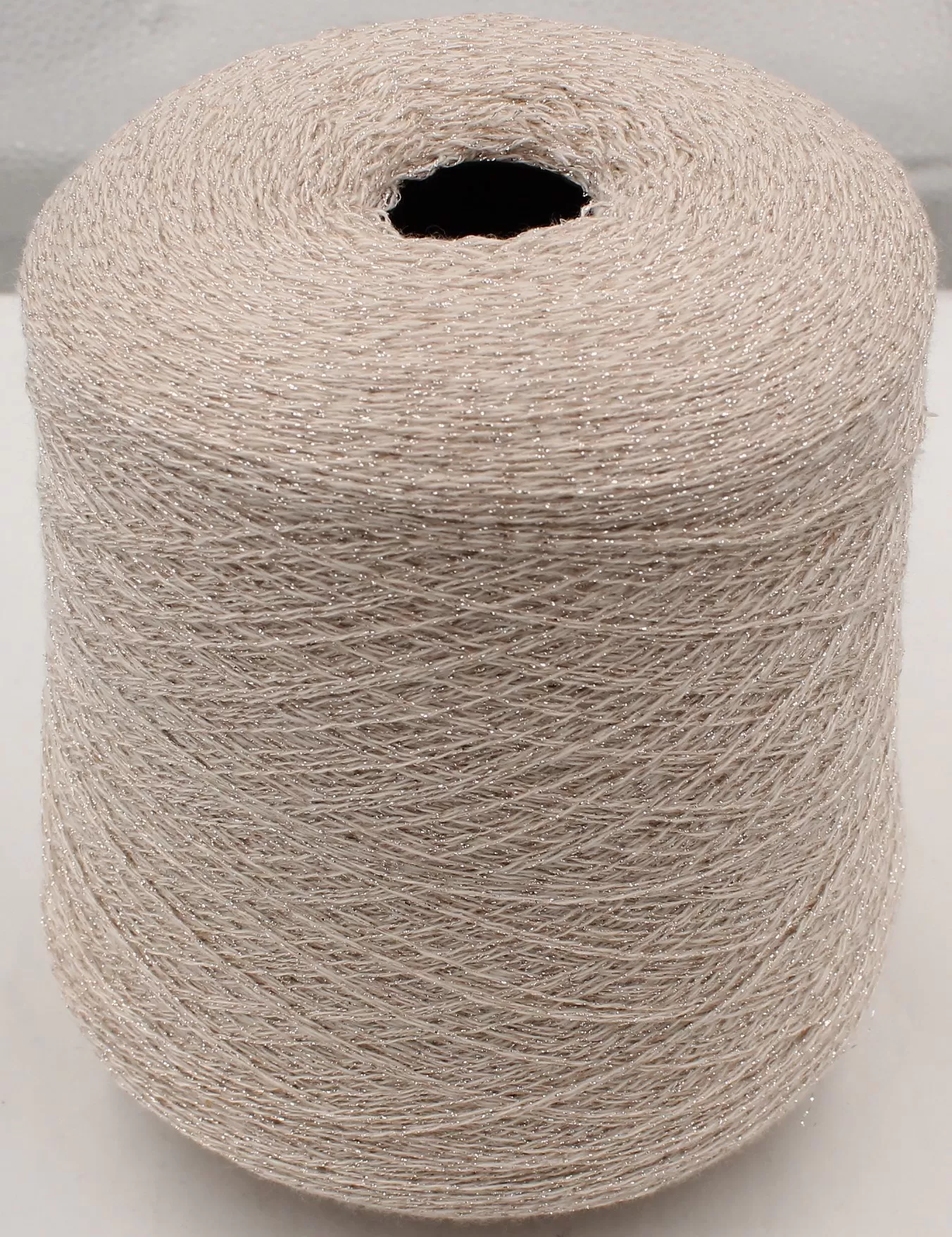 Kašmyras su liureksu. 50 g kaina €10.0 Ritė 540 g