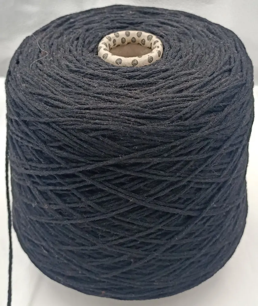 Ekokašmyras 100 proc. Spalva: juoda. 530 g. 100 g - 300 m