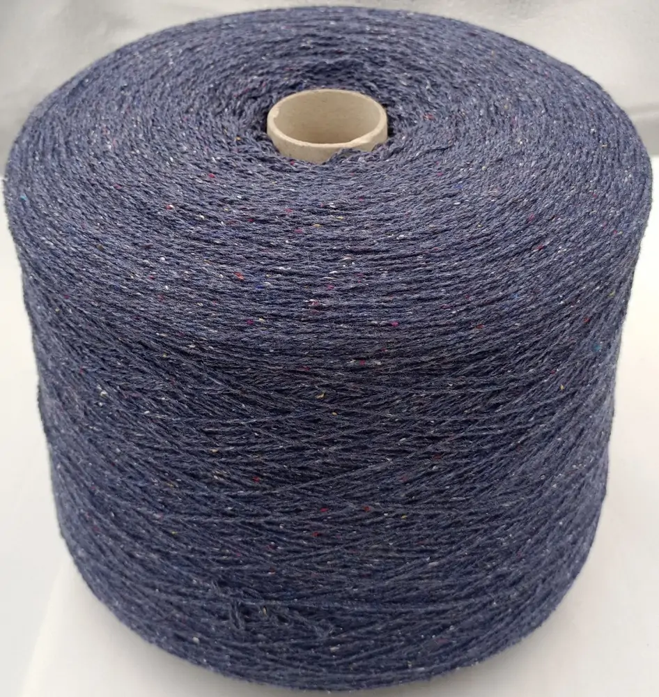 BOTTONATO (ekokašmyras 90 proc./šilkas 10 proc.). Spalva: balandžio mėlyna. 500 g. 100 g - 550 m