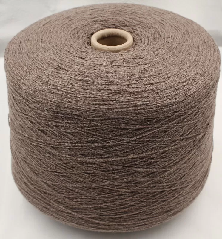 Ekokašmyras 100 proc. Spalva: pilka smėlio. 580 g. 100 g - 650 m