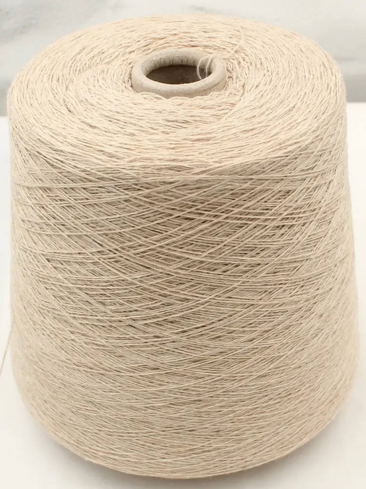 Kašmyras 100 proc. Spalva: smėlio. 680 g. 100 g - 900 m