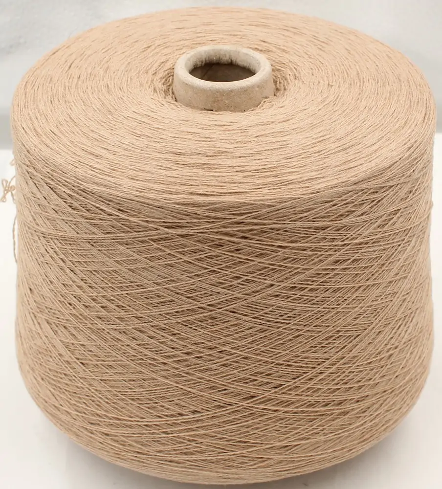 Kašmyras 100 proc. Spalva: smėlinė. 570 g. 100 g - 1400 m