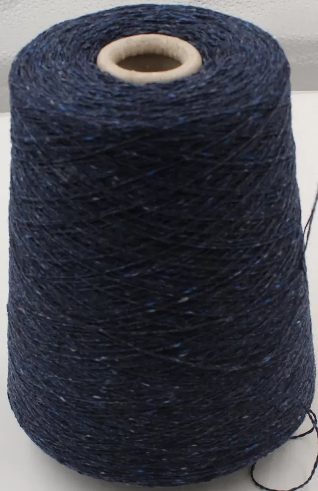WICK kašmyras 100 proc. Spalva: mėlyna butonuota. 520 g. 100 g - 500 m