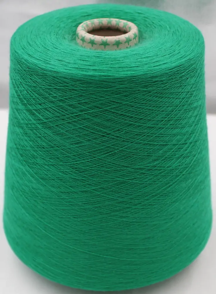 Kašmyras 100 proc. Spalva: kelininkų žalia. 580 g. 100 g - 3000 m