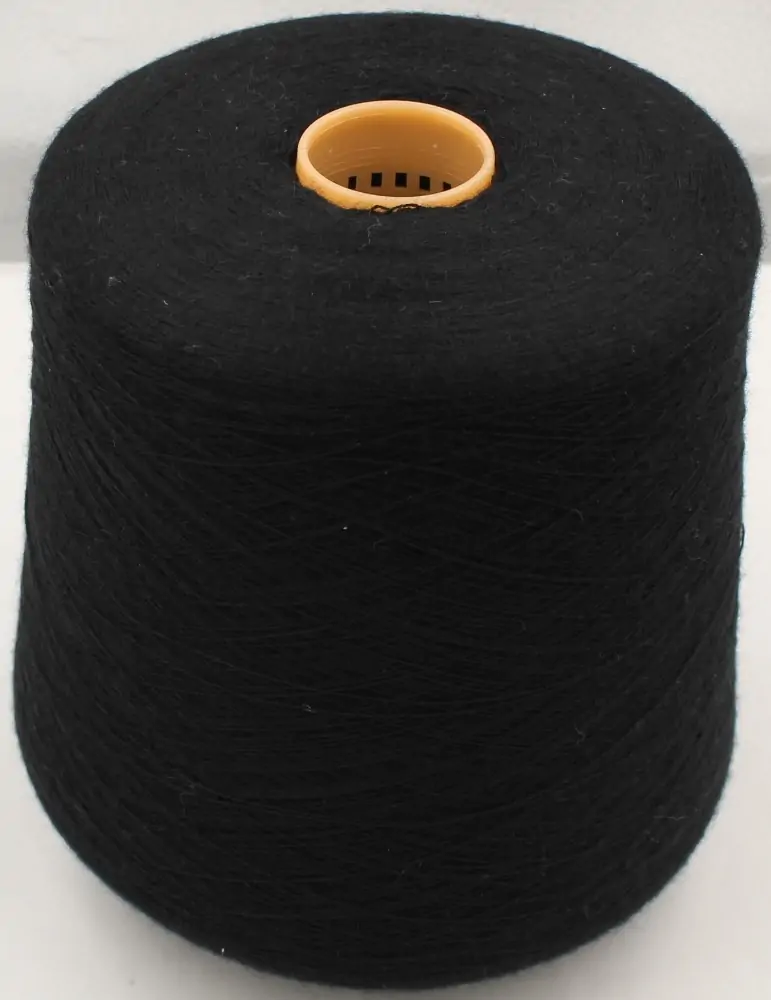 Kašmyras 100 proc. Spalva: juoda. 430 g. 100 g - 2670 m