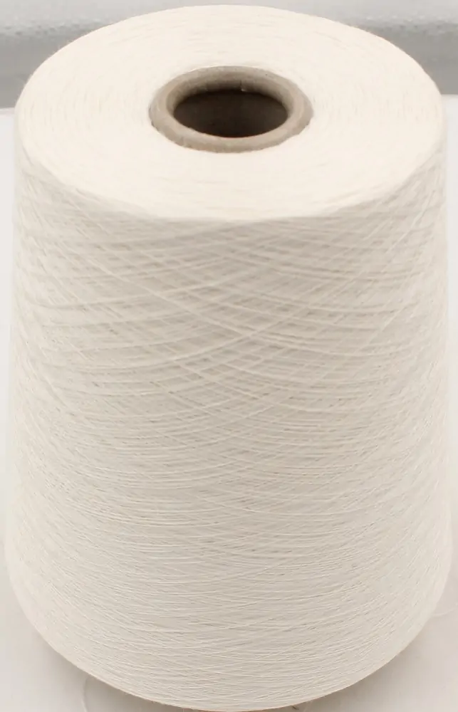 Kašmyras 100 proc. Spalva: optinė balta. 500 g. 100 g - 2600 m