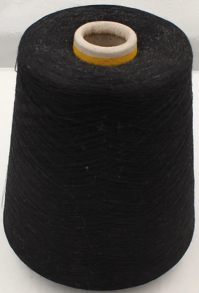 Kašmyras 100 proc. Spalva: juoda. 620 g. 100 g - 2600 m