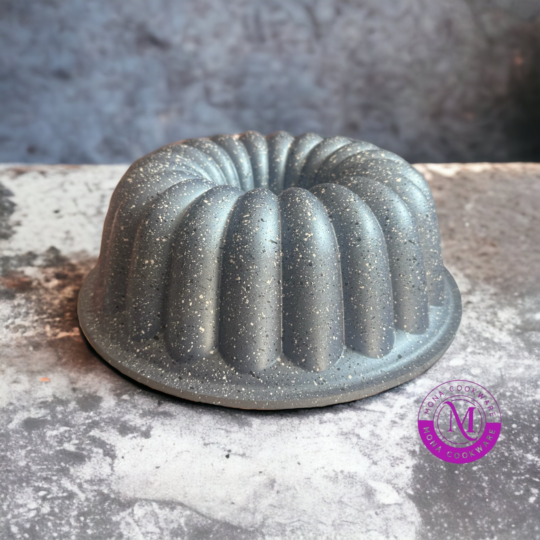 GRANITE-COATED CAKE MOLD