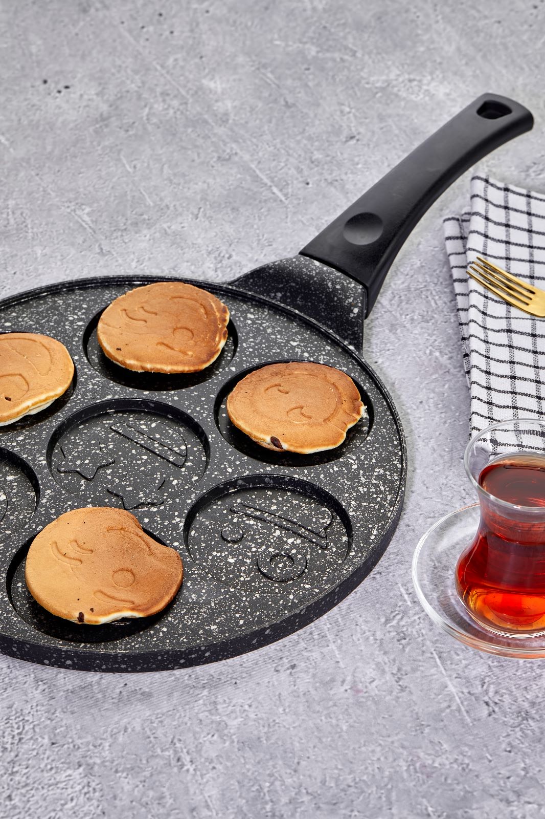 7-COMPARTMENT PANCAKE PAN