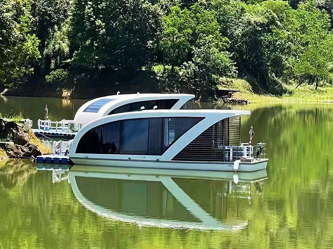 32 Ft Boat House: Explore Our Deluxe Houseboat Living Experience (Shipping Included)