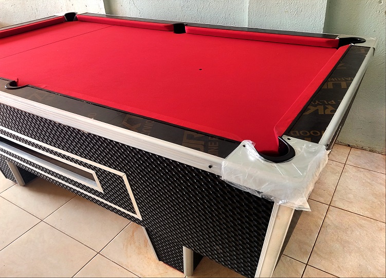 pool table black colour