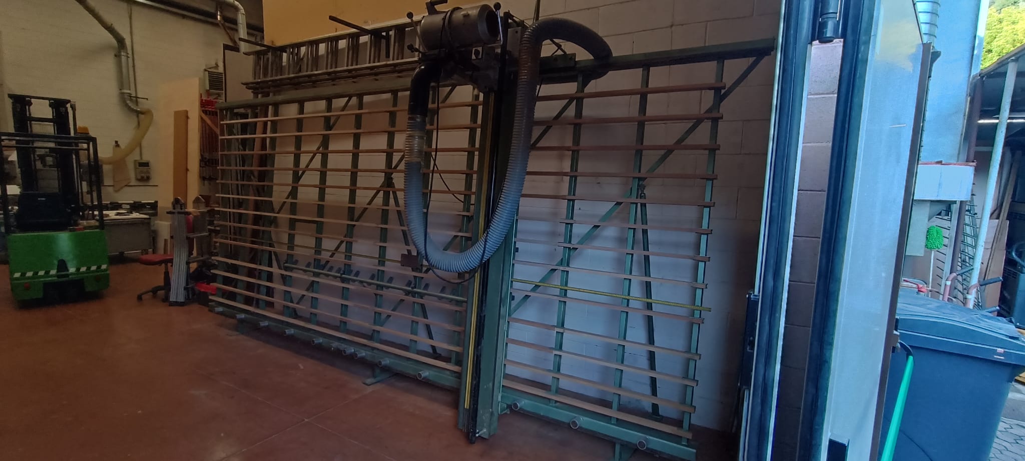 Sezionatrice verticale Striebig