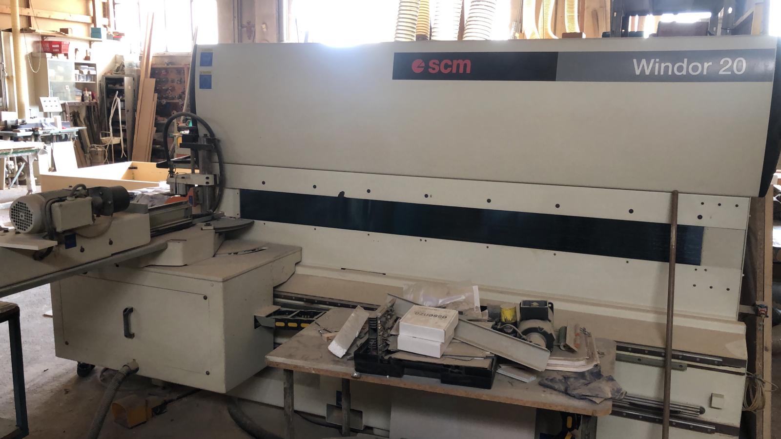 Centro di lavoro per serramento SCM