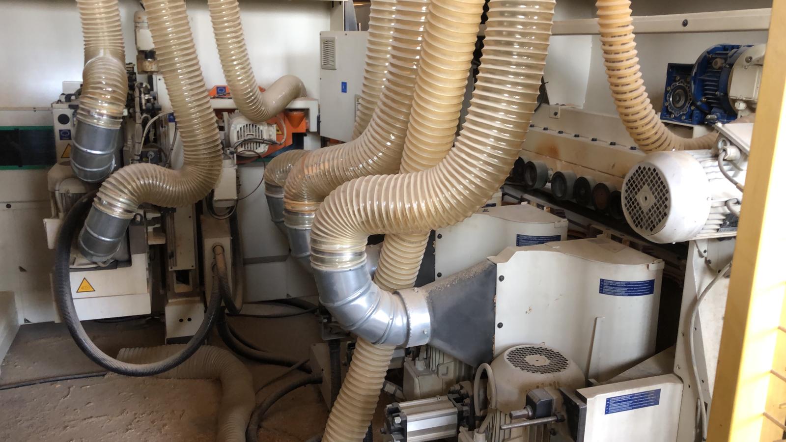 Centro di lavoro per serramento SCM