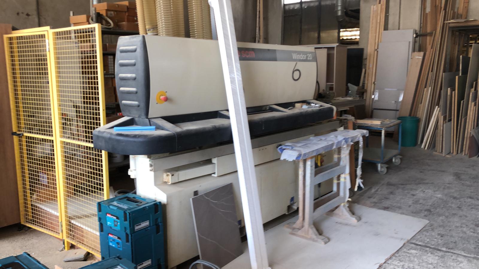 Centro di lavoro per serramento SCM