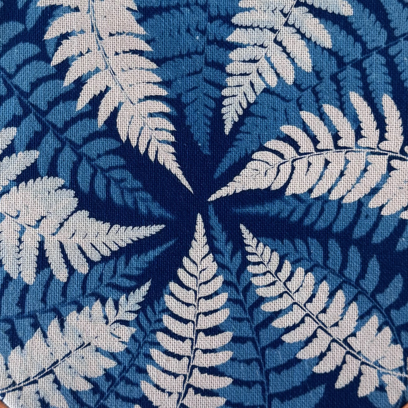 Cyanotype sur tissu - diamètre 18,5 cm
