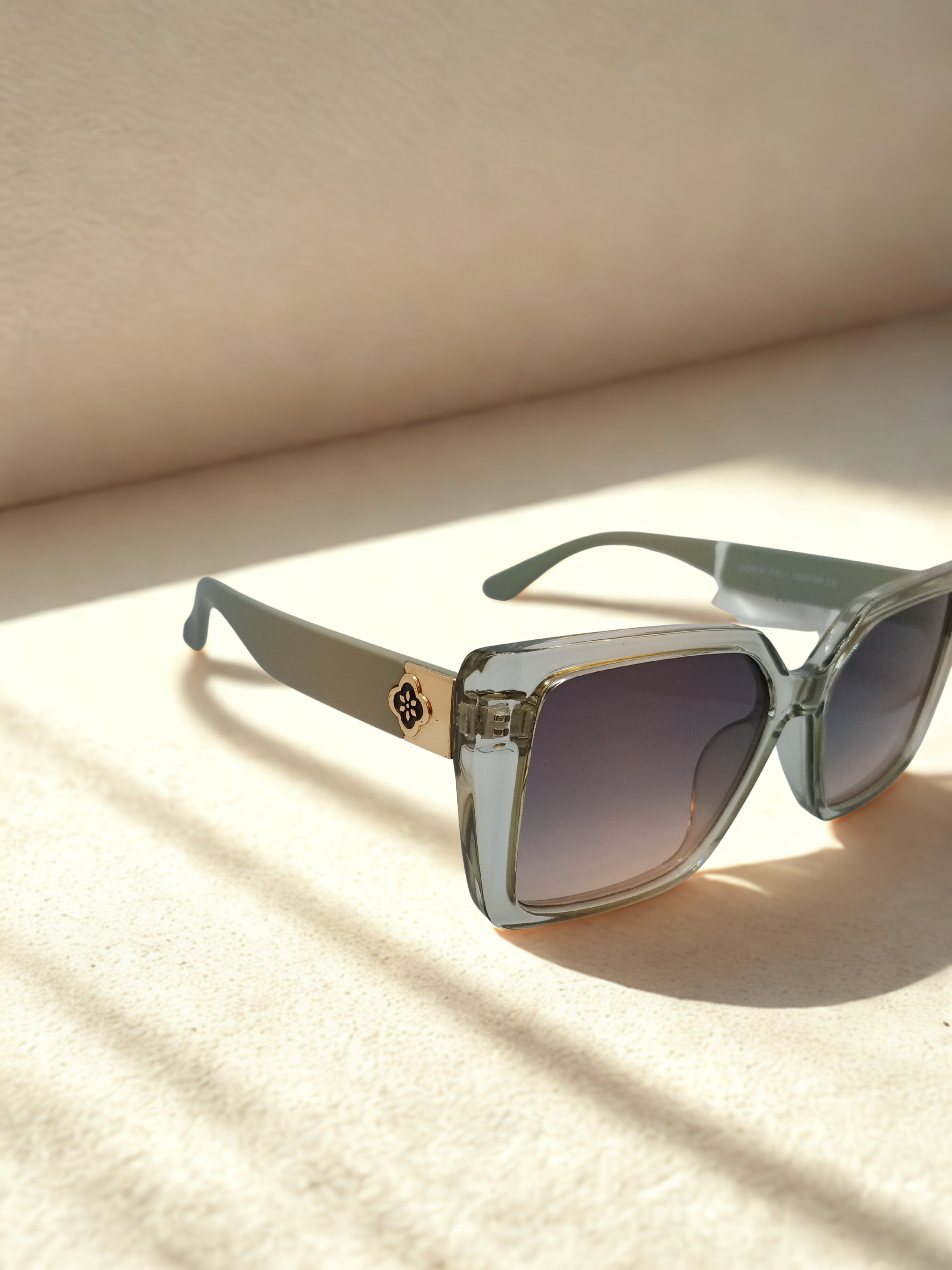 Stylish Women's Sunglasses