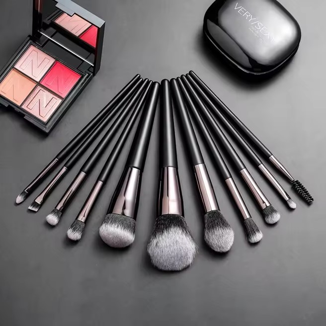 Black Luxury 11-piece Professional Make-up Brush Set