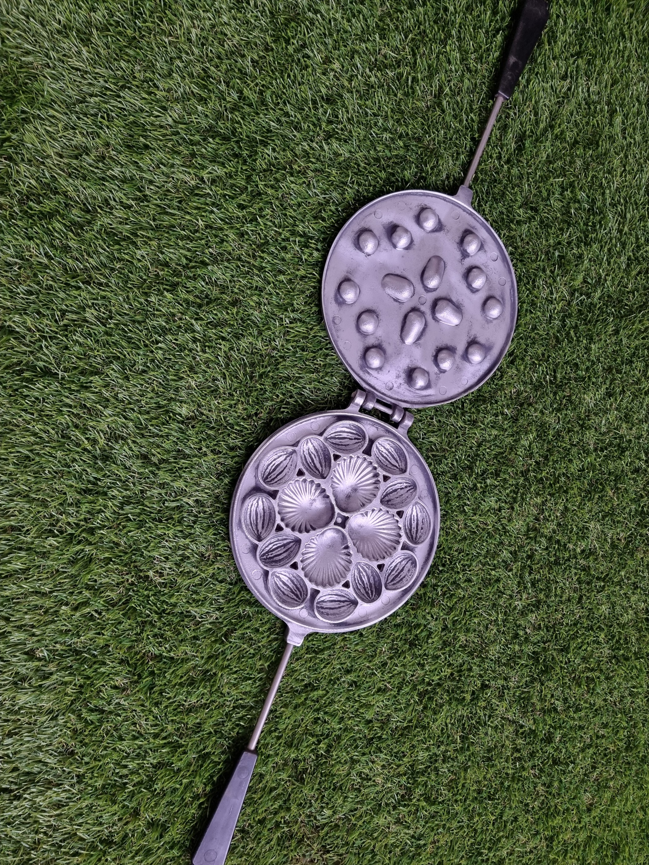 Asorti (kriauklės ir riešutėliai) keptuvė