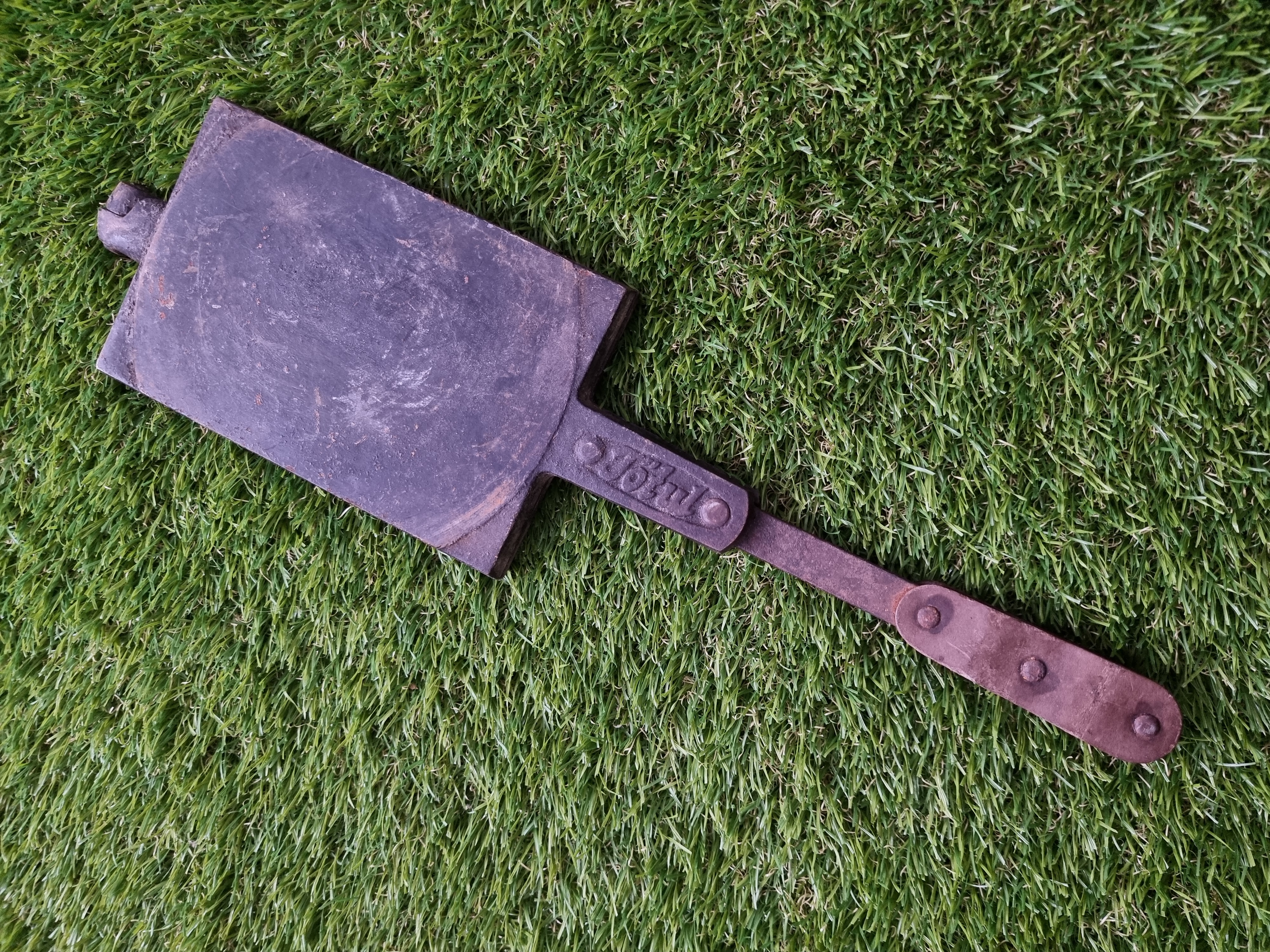 Plonų vaflių keptuvė