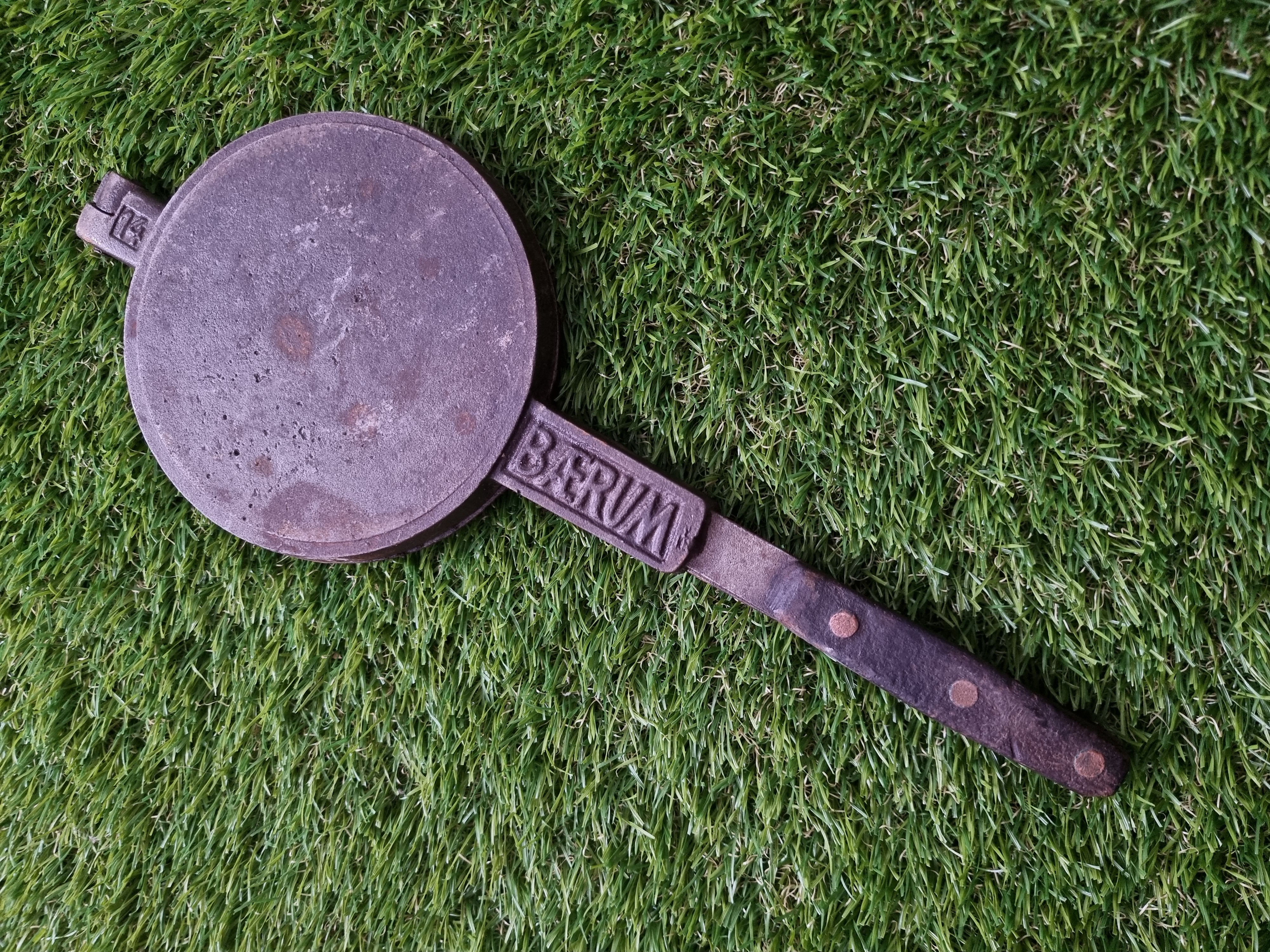 Plonų vaflių keptuvė