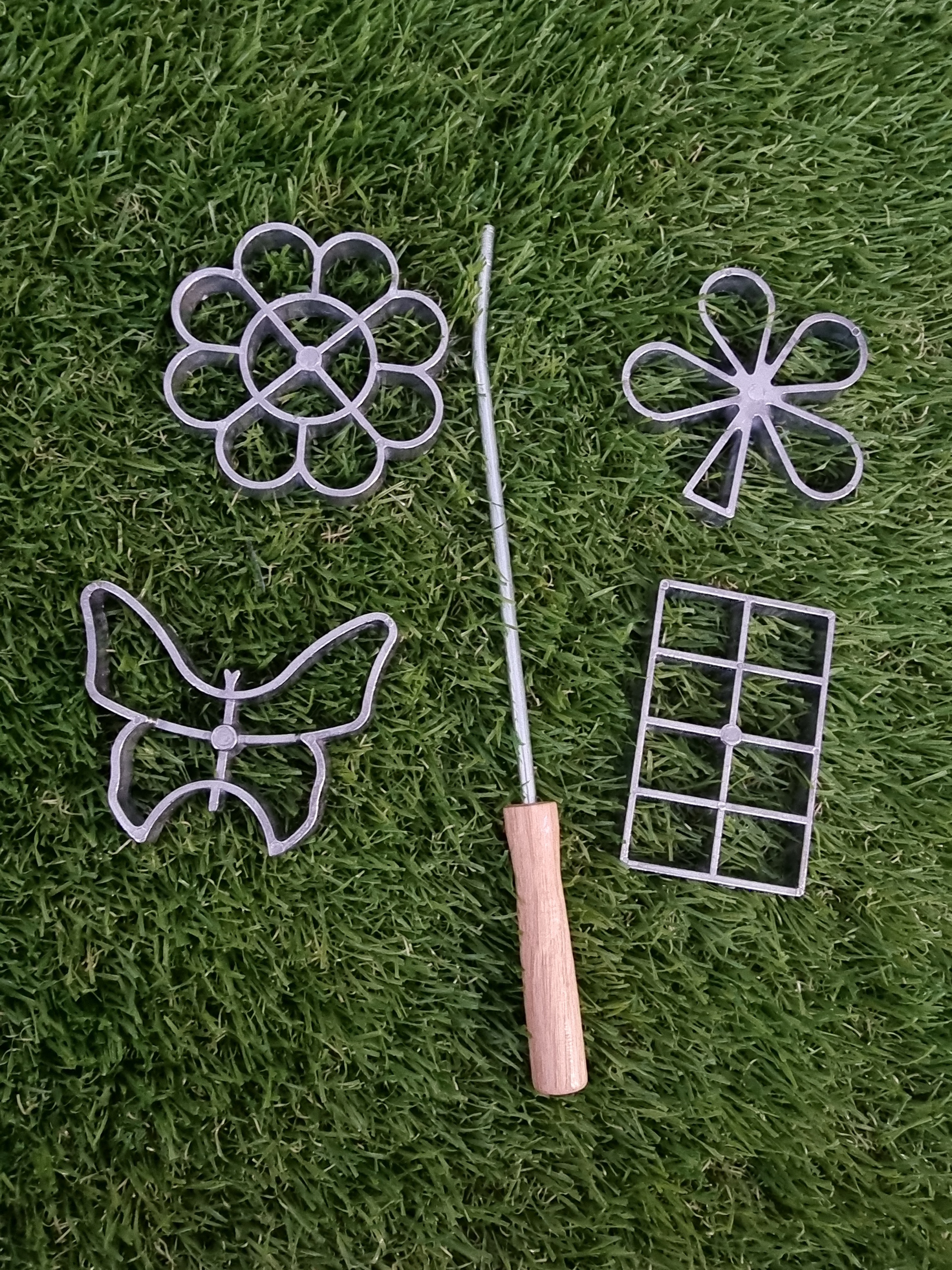 Šiuolaikinių žagarėlių formelių ir kotelio komplektas