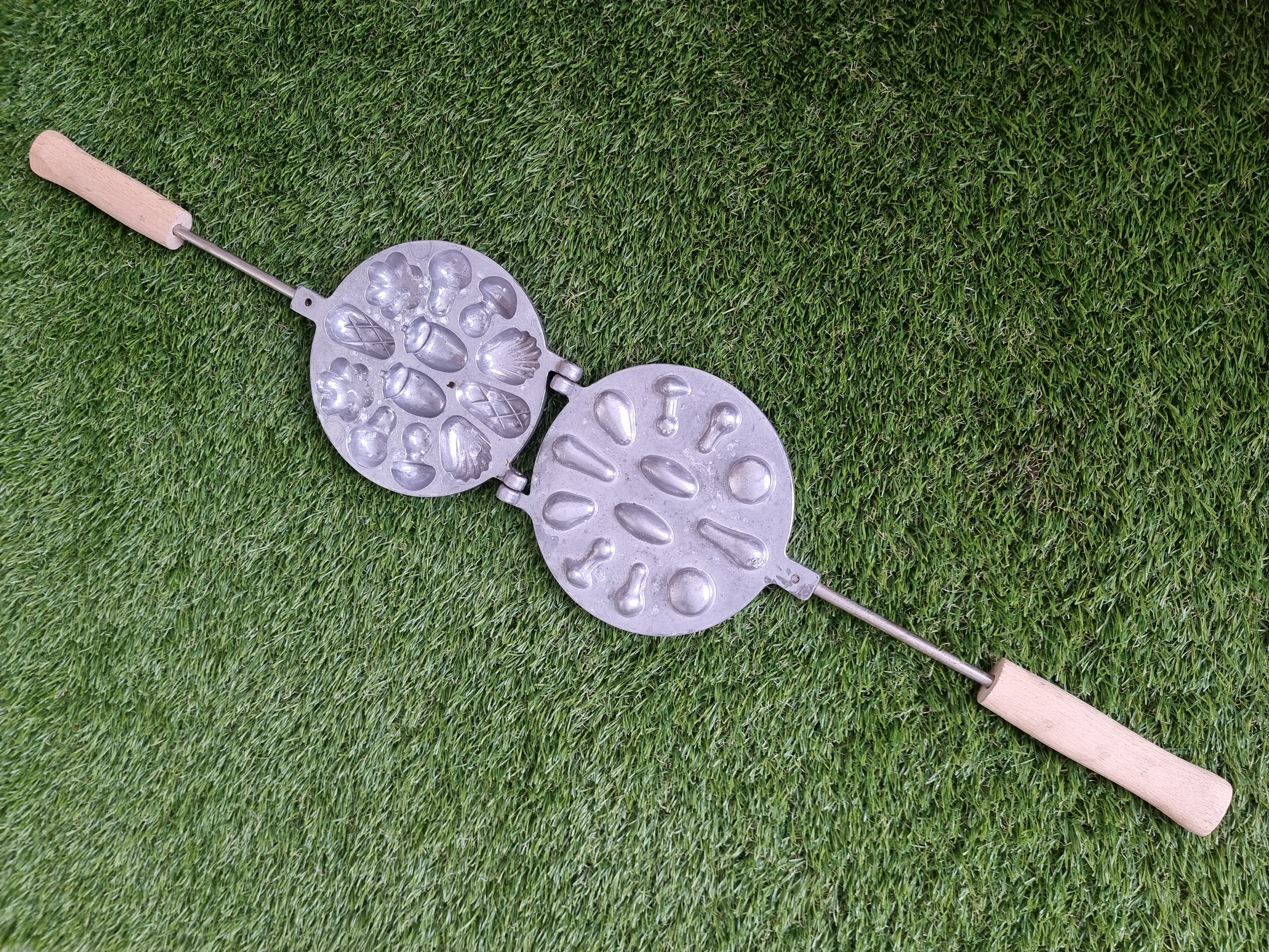 Asorti (kankorėžiai, grybai, kriauklės ir žvaigždės) keptuvė