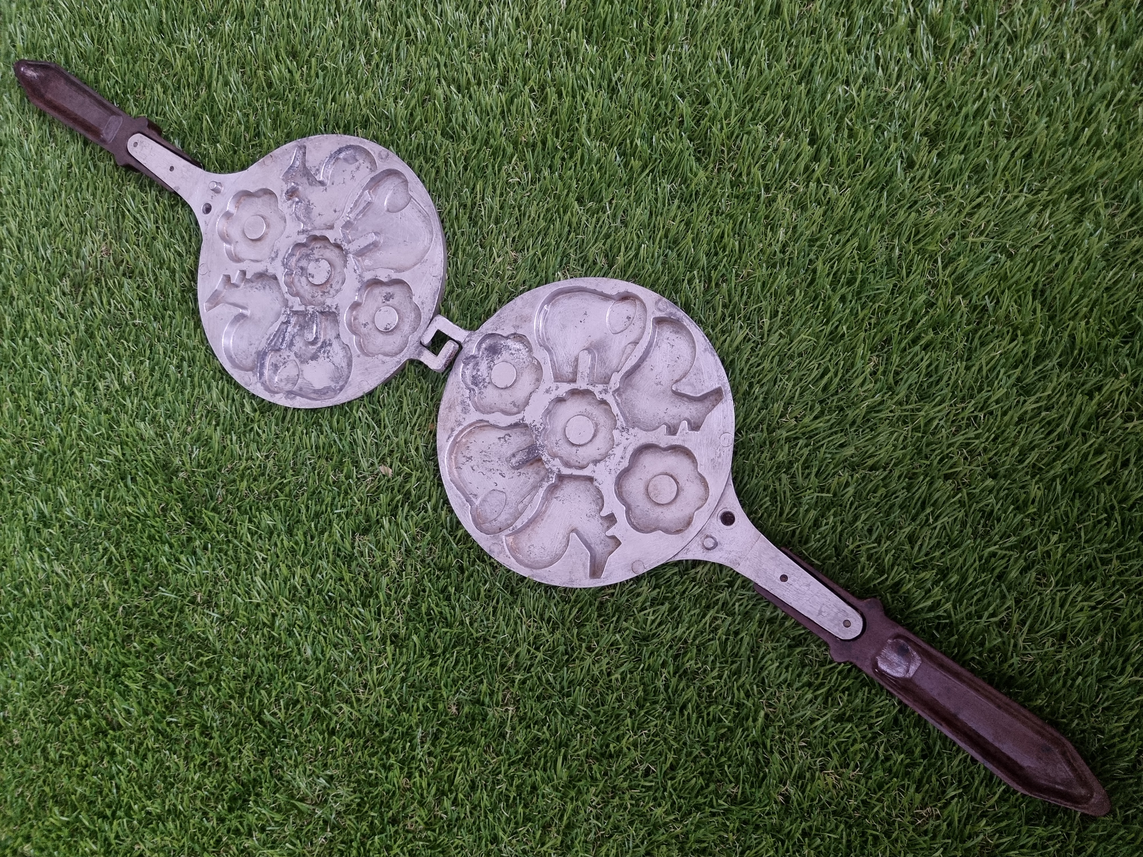 Asorti (drambliukas, voveraitė, gėlytė) keptuvė