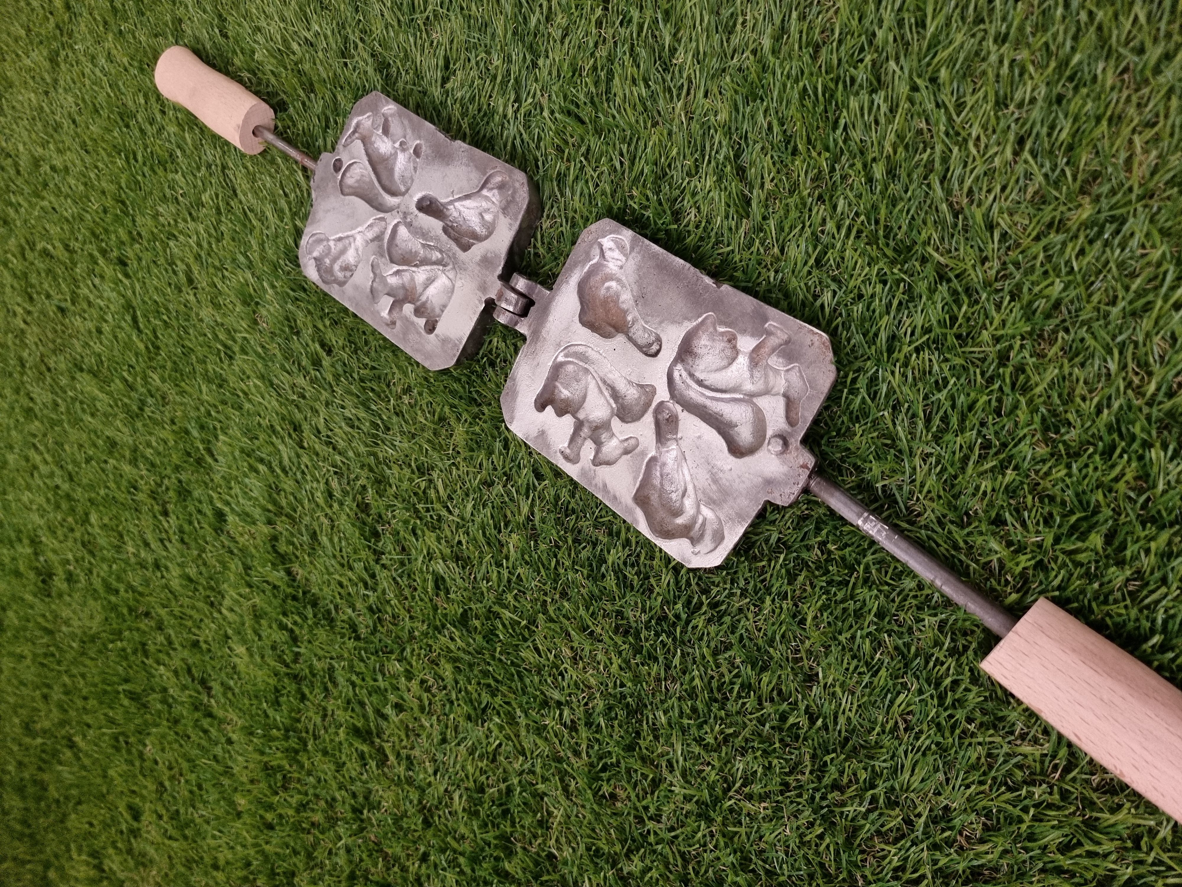 Senovinė asorti (2 voveraitės ir 2 paukšteliai) keptuvė