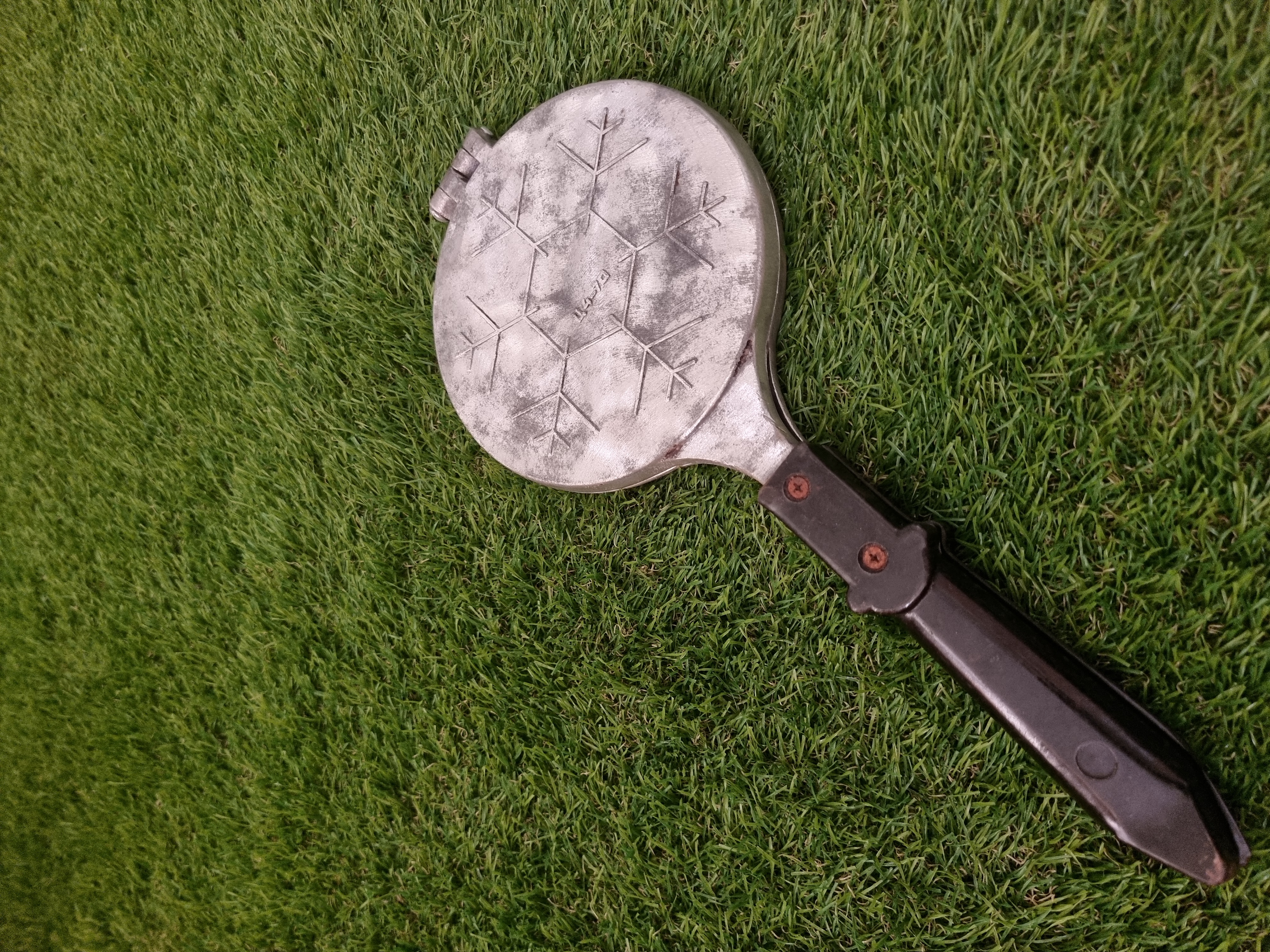 Asorti (2 drambliukai, 3 gėlytės ir 2 voveraitės) keptuvė