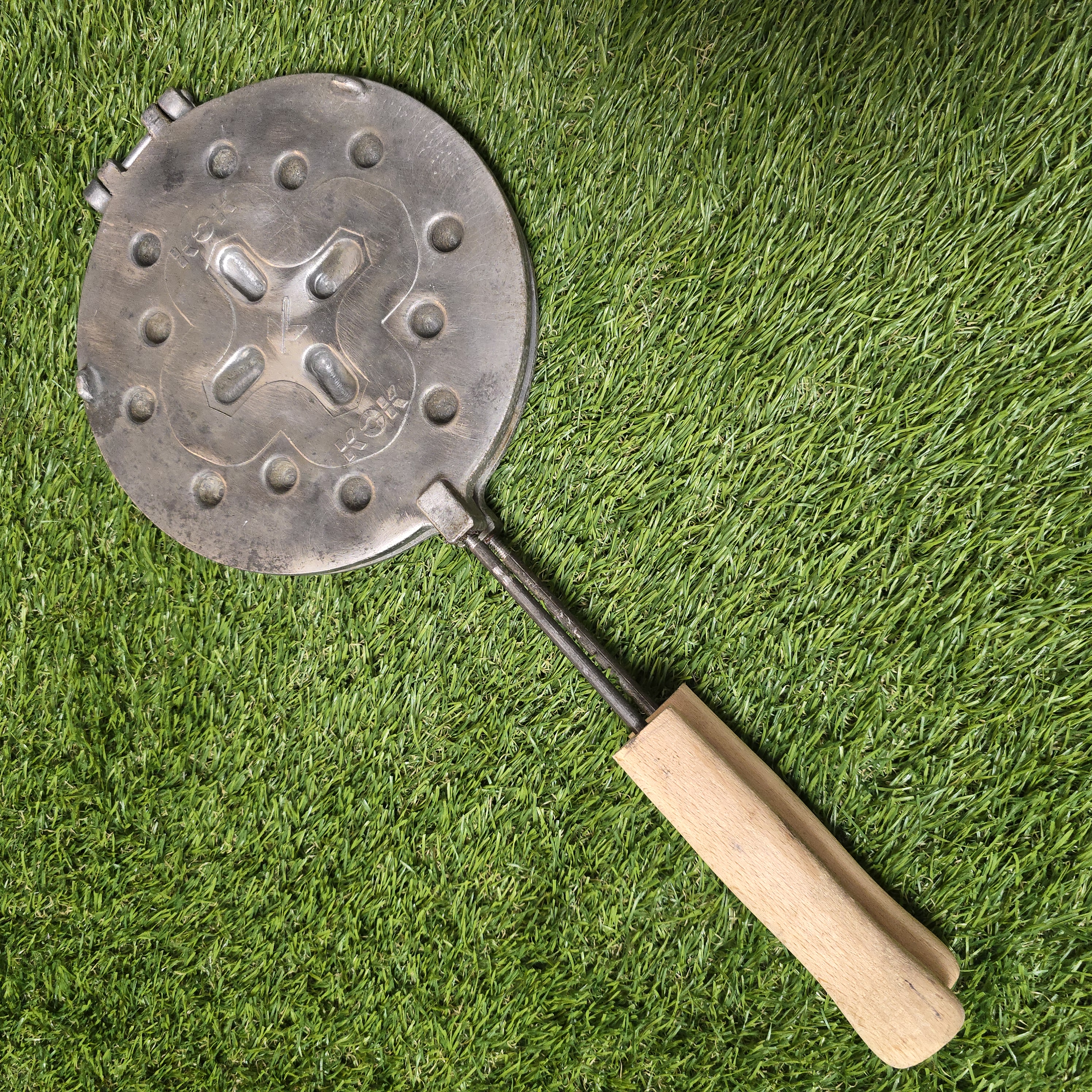 Asorti keptuvė (kriauklės ir riešutėliai)