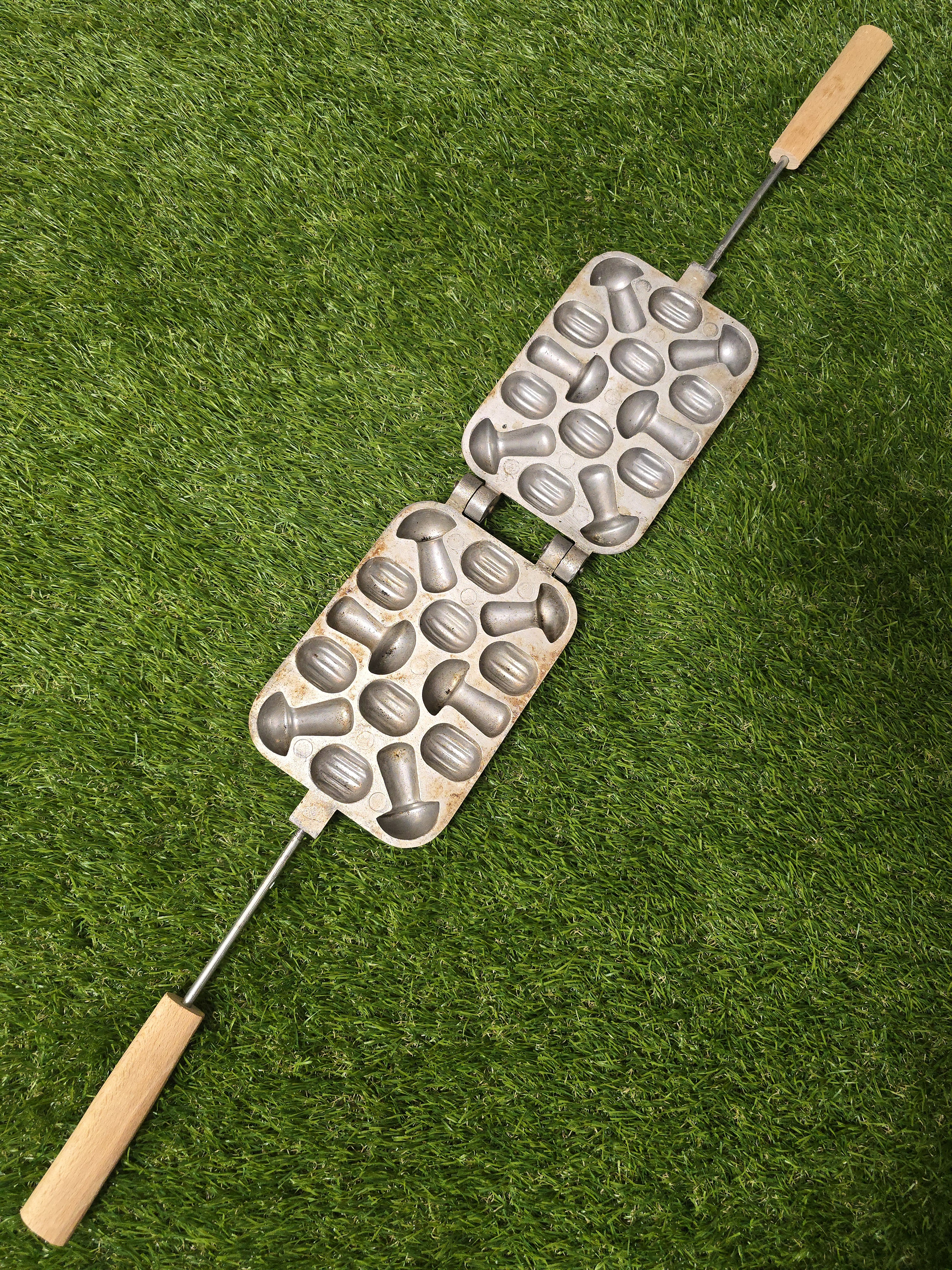 Grybukų ir riešutėlių keptuvė