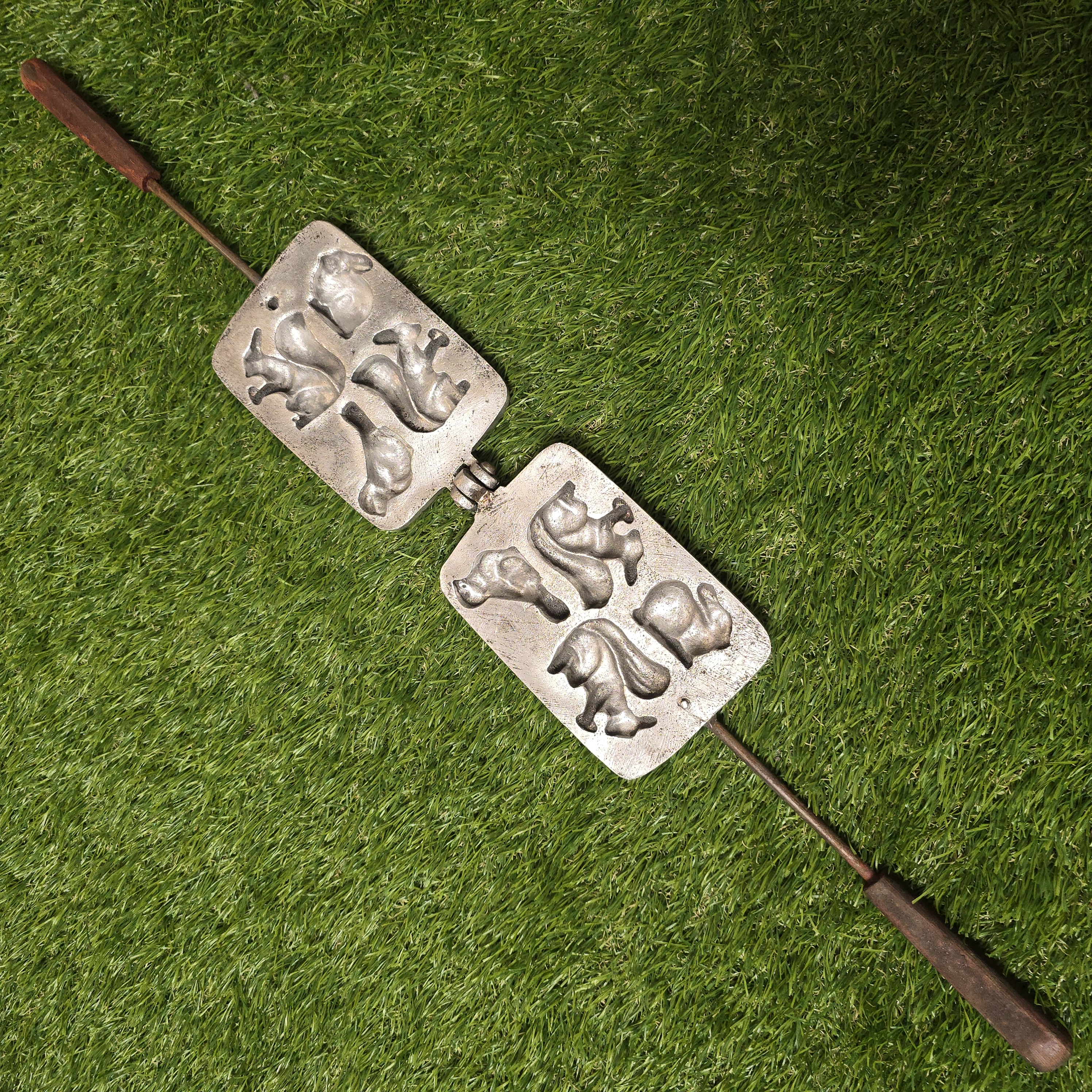 Asorti keptuvė (paukštelis, zuikutis, 2 voverės)