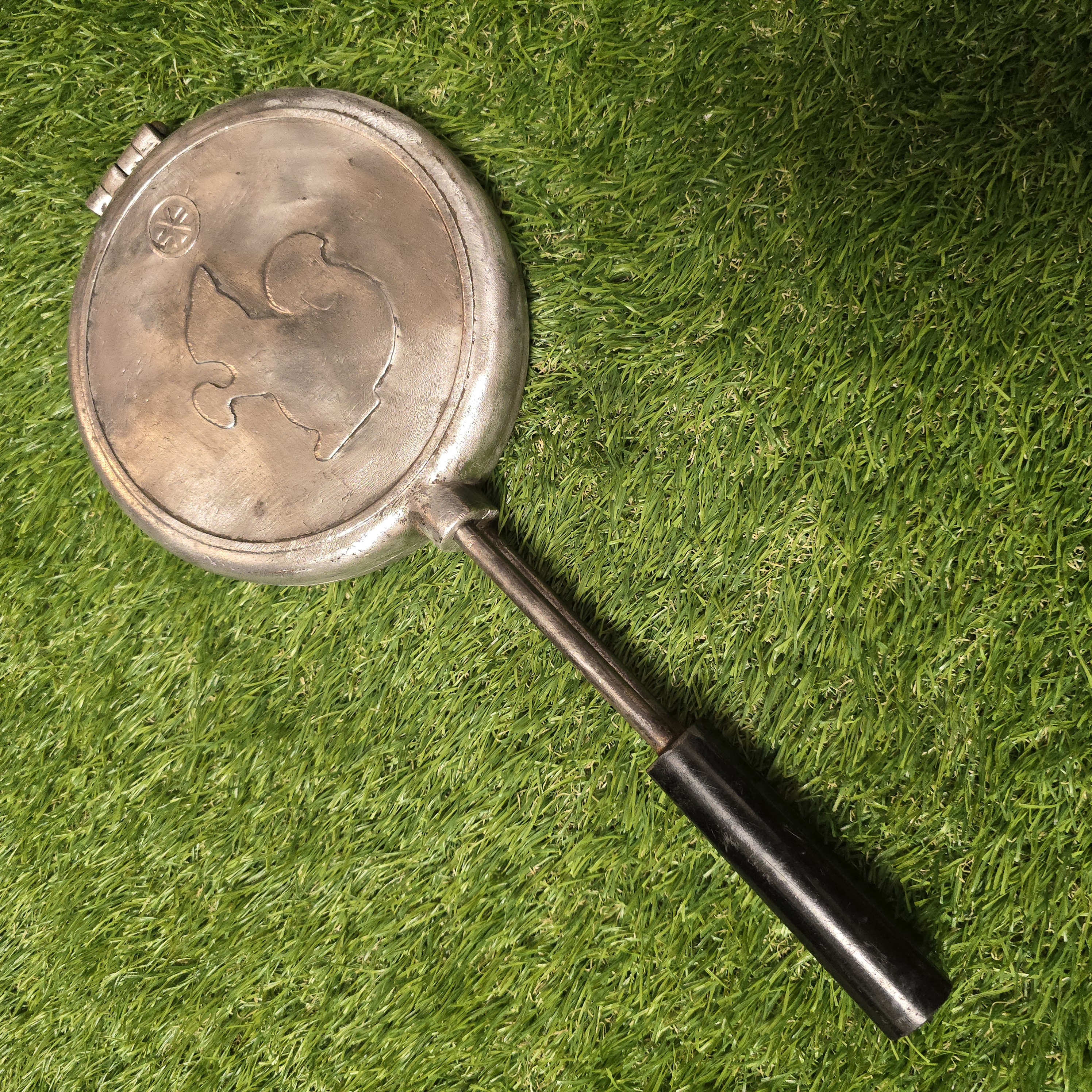 Senovinė asorti keptuvė (2 voveraitės ir 3 grybukai)