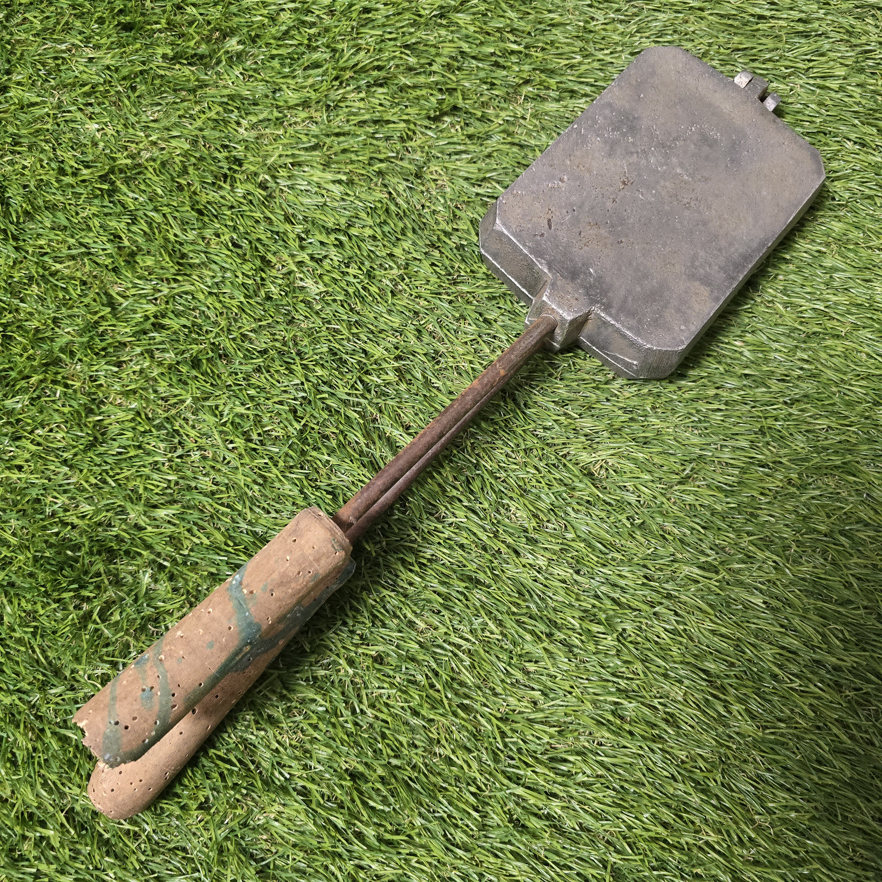 Senovinė asorti (2 voveraitės ir 2 paukšteliai) keptuvė SU DEFEKTU