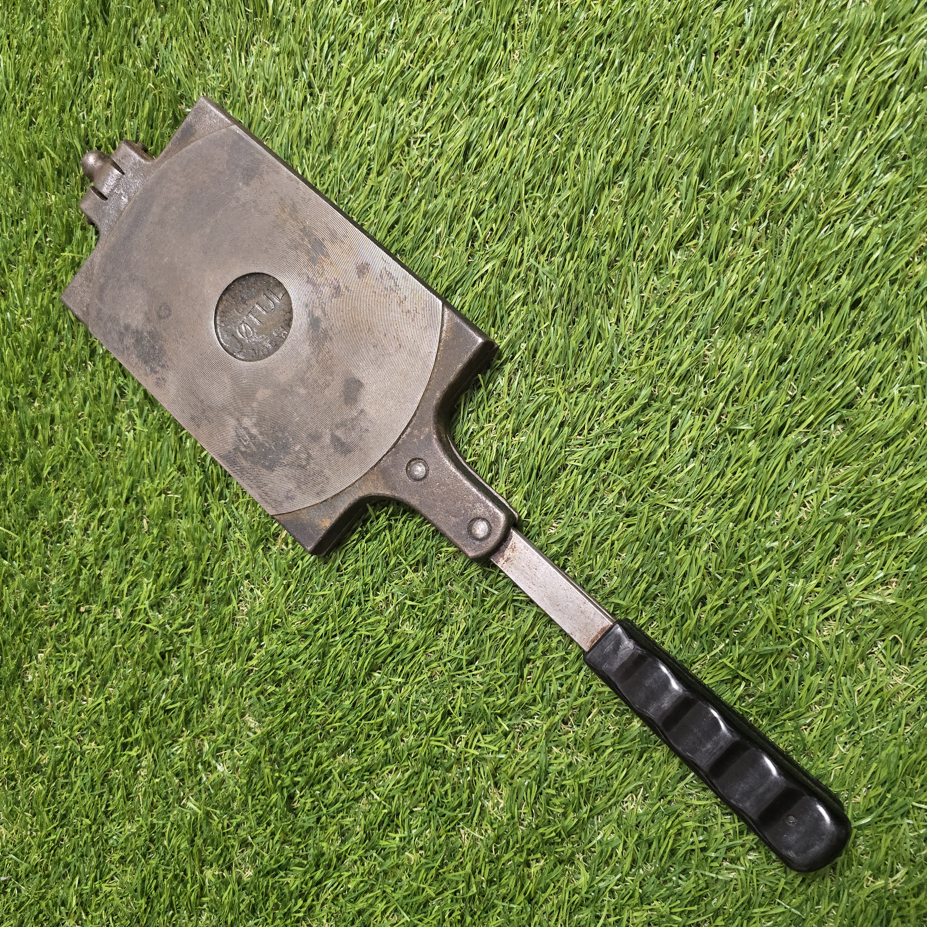 Plonų vaflių keptuvė