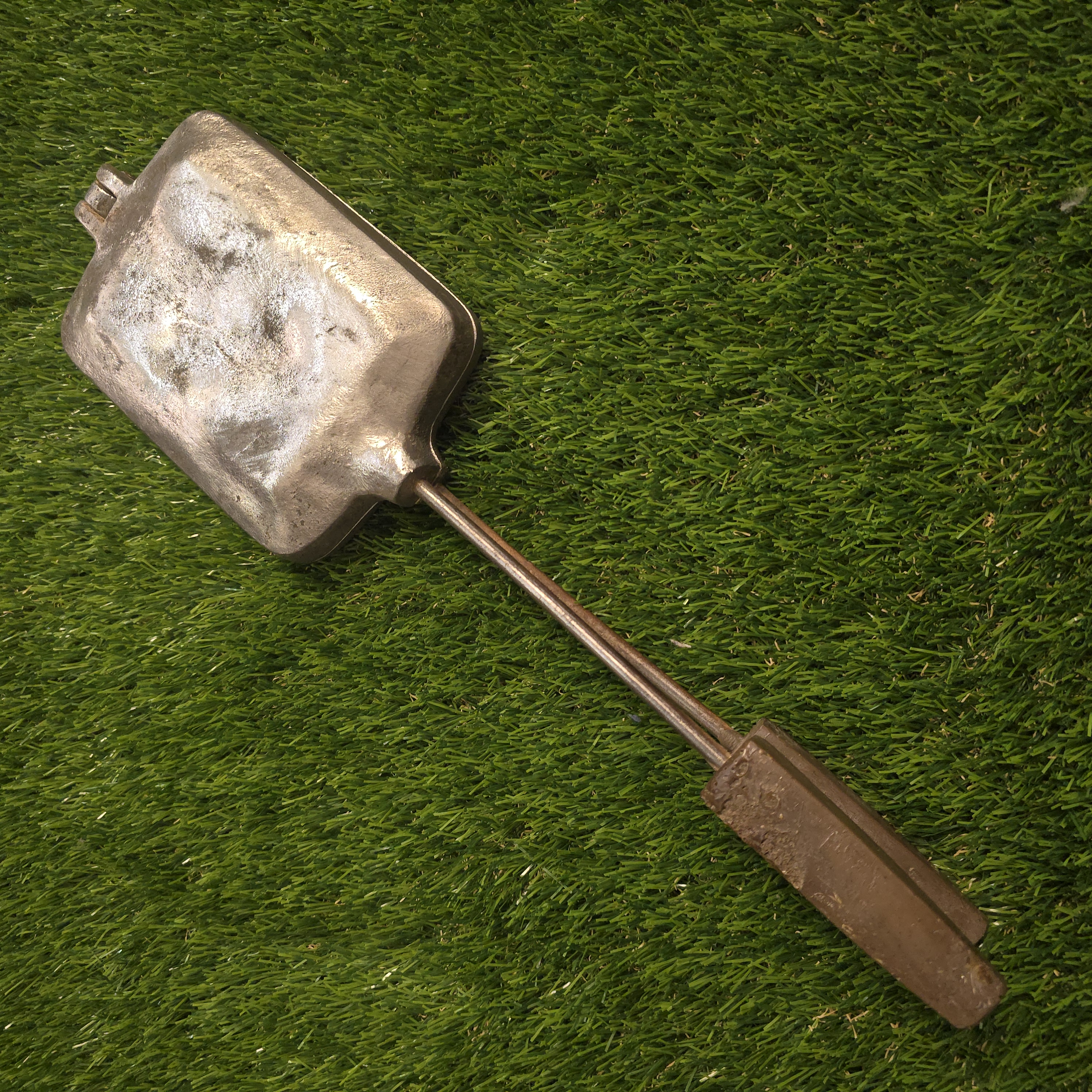 Senovinė asorti keptuvė (2 voveraitės, zuikutis, paukštelis)