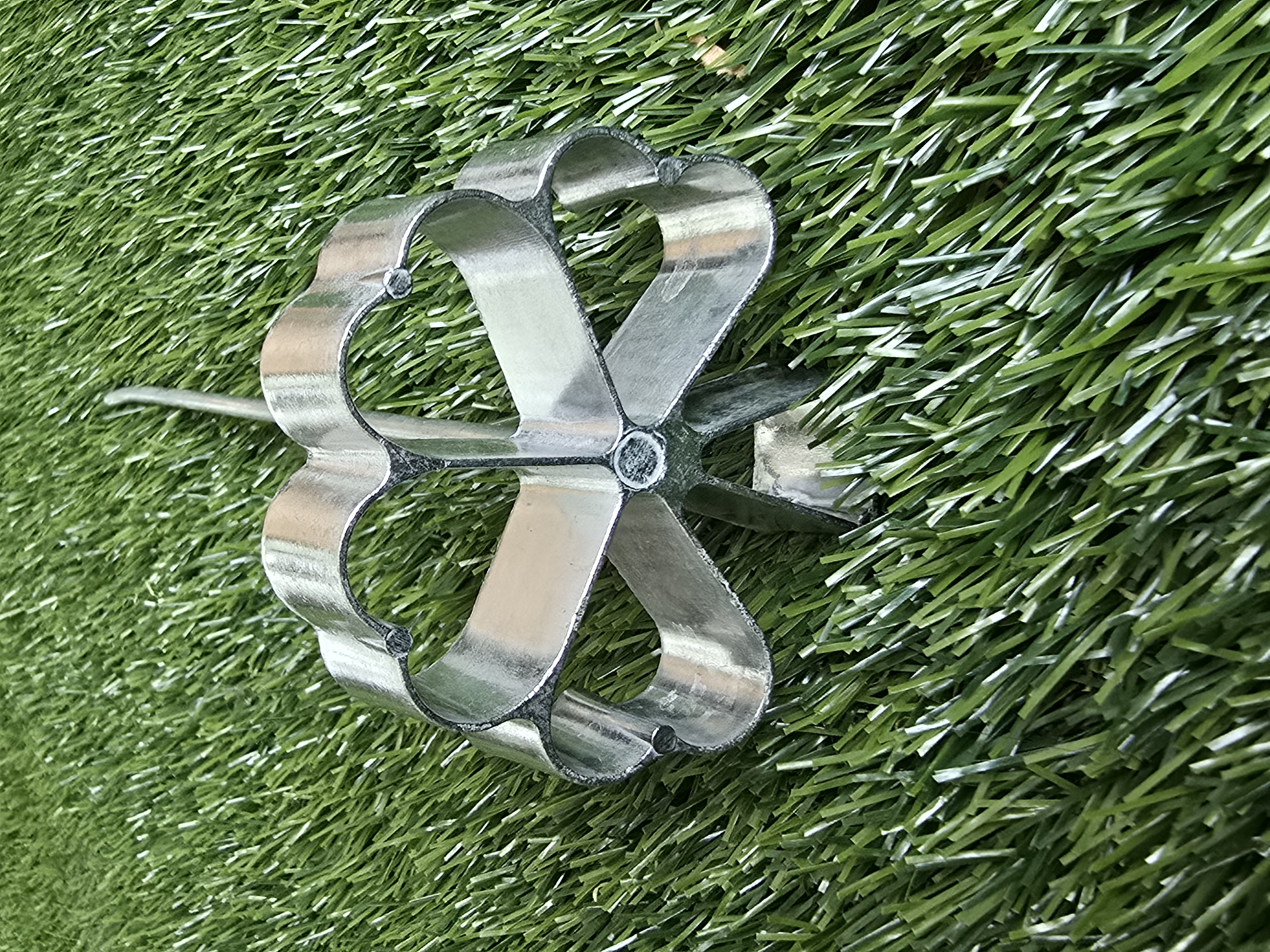 Šiuolaikinė žagarėlių formelė su koteliu